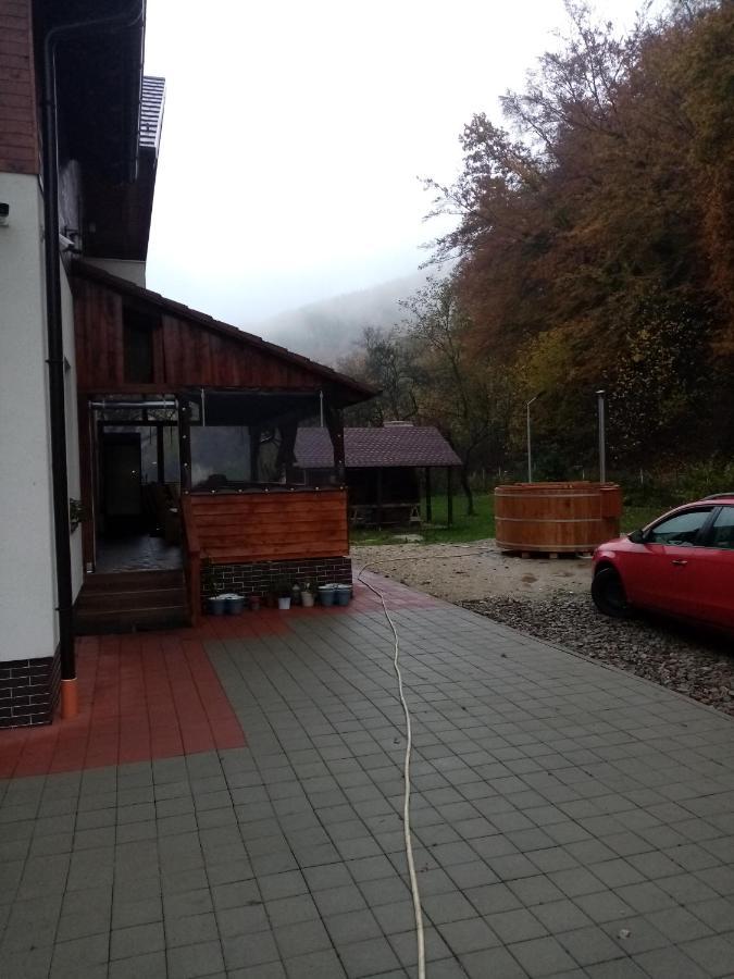 Готель Livada Amely Gales Екстер'єр фото