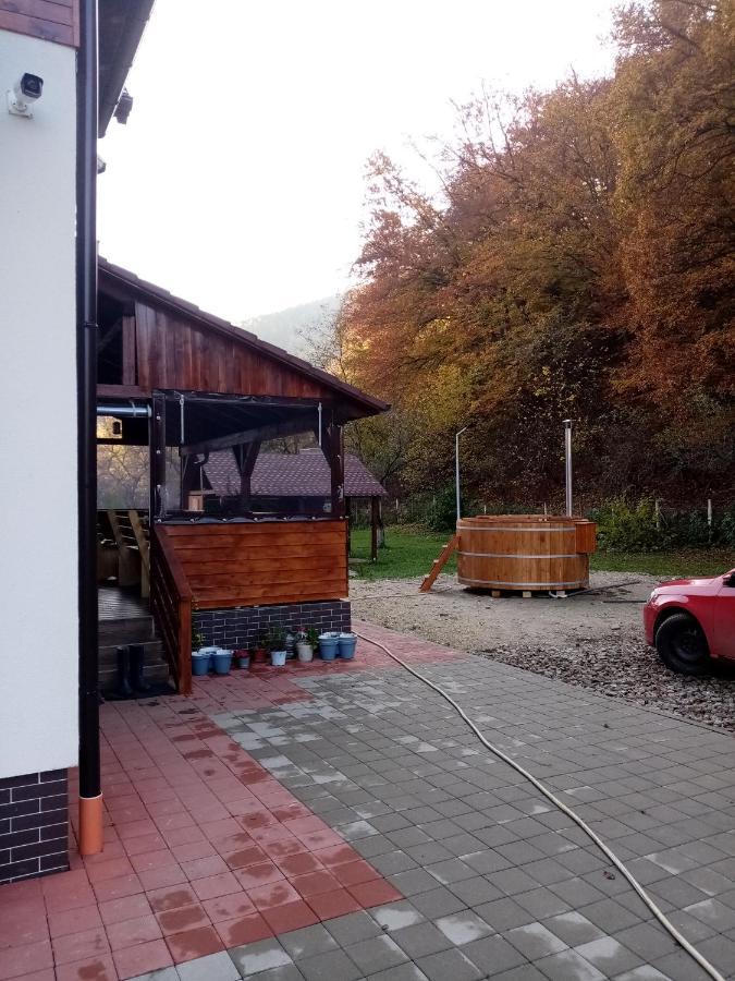 Готель Livada Amely Gales Екстер'єр фото